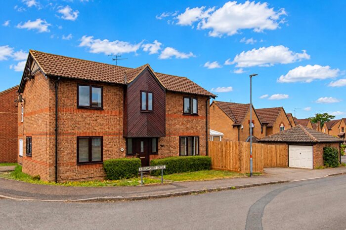 4 Bedroom Detached House For Sale In Kenilworth Drive, Kettering, NN15