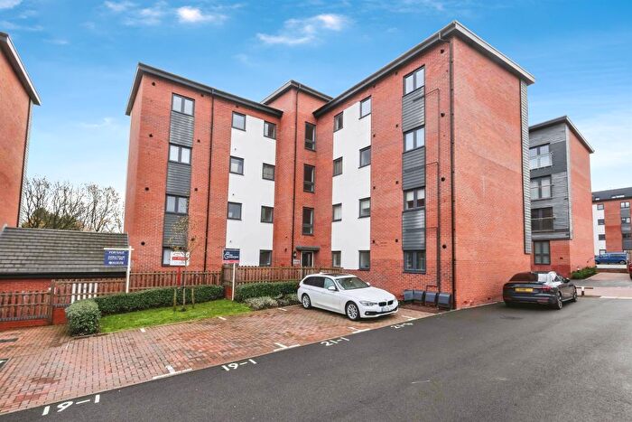 2 Bedroom Flat For Sale In Ascot Way, Birmingham, B31