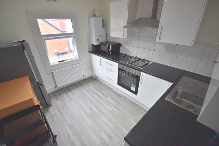 2 Bedroom Flat To Rent In London Road, Reading, RG1
