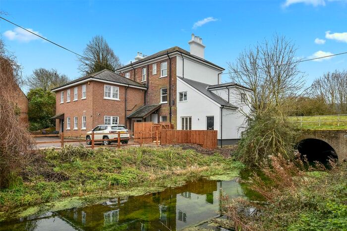 1 Bedroom Flat To Rent In Buckland Road, Buckland, Aylesbury HP22