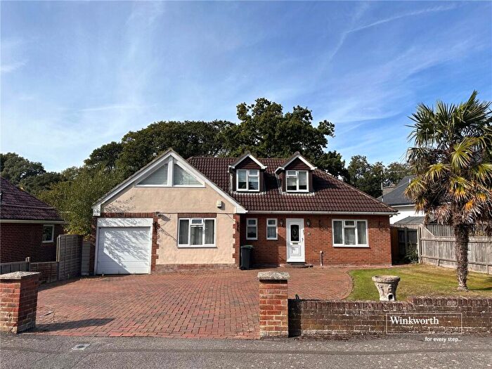 3 Bedroom Bungalow For Sale In Rothesay Drive, Highcliffe, Christchurch, BH23
