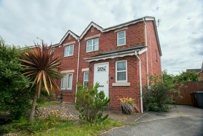 3 Bedroom Semi-Detached House To Rent In Mast Drive, Hull, East Riding Of Yorkshire, HU9