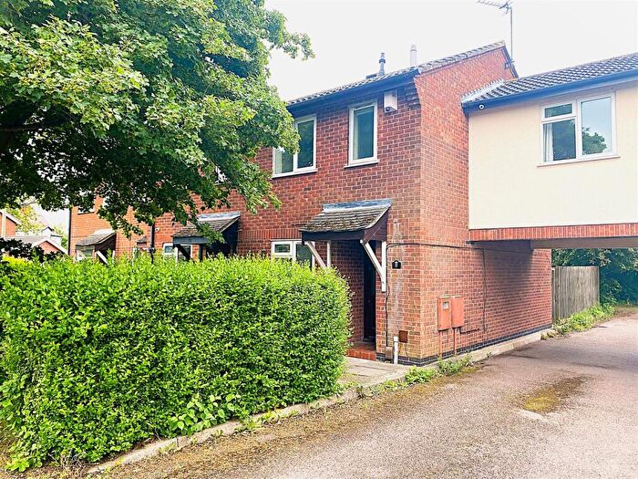 2 Bedroom Town House For Sale In Gorse Lane, Syston, Leicester, LE7