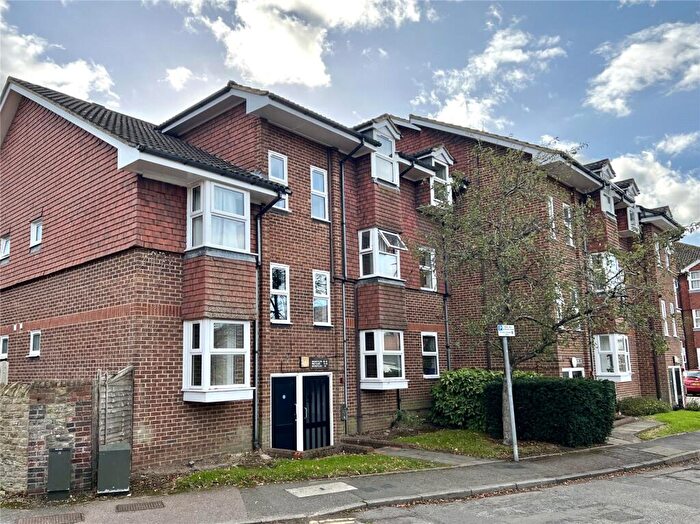 1 Bedroom Apartment For Sale In Springside Court, Josephs Road, Guildford, Surrey, GU1
