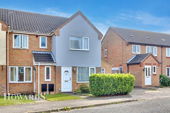 3 Bedroom Semi Detached House For Sale In Swift Close, Lowestoft, NR33