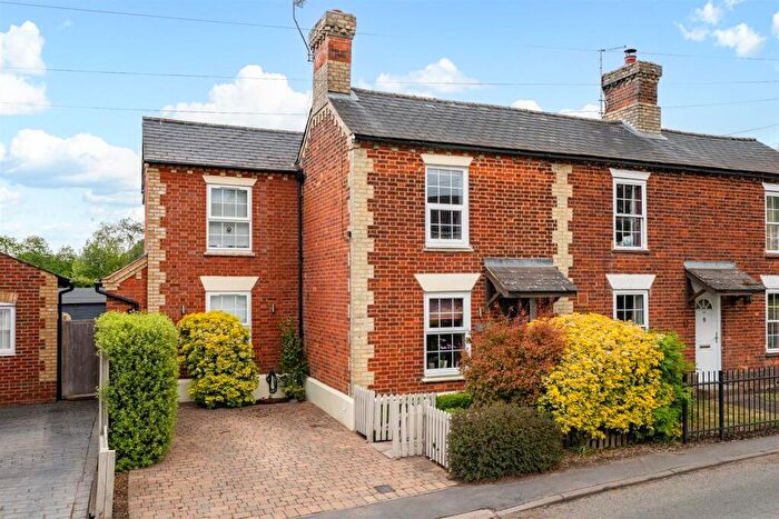 3 Bedroom Semi-Detached House For Sale In Datchworth Green, Datchworth, SG3