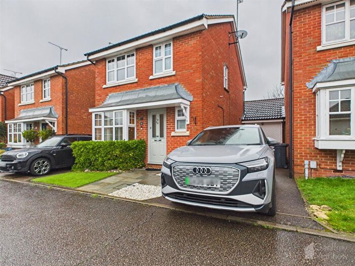 3 Bedroom Detached House For Sale In Pike End, Old Stevenage, SG1