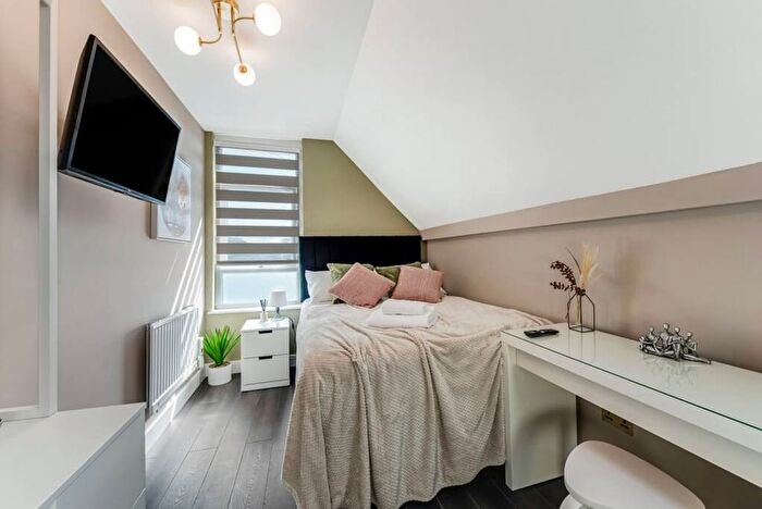 1 Bedroom Studio To Rent In High Road, London, N15