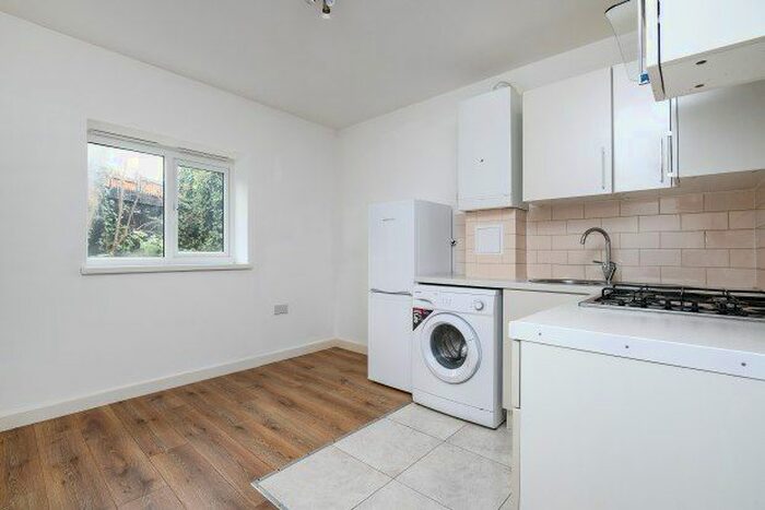 Studio To Rent In - Homesdale Road, Bromley, BR1