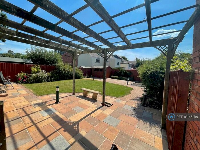 2 Bedroom Flat To Rent In Ryeworth Road, Charlton Kings, Cheltenham, GL52