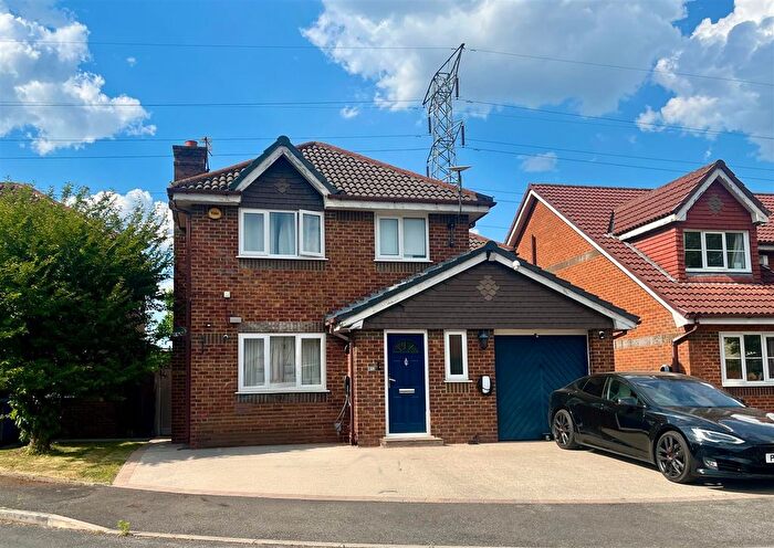 4 Bedroom Detached House For Sale In Pennymoor Drive, Altrincham, WA14