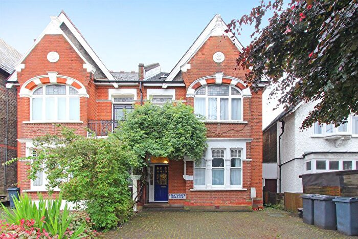 Studio To Rent In Stanthorpe Road, London, SW16