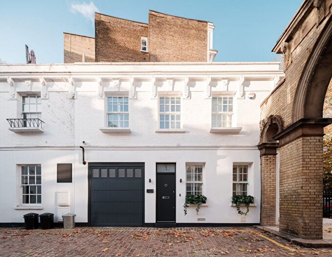 3 Bedroom Mews For Sale In Laverton Place, London, SW5