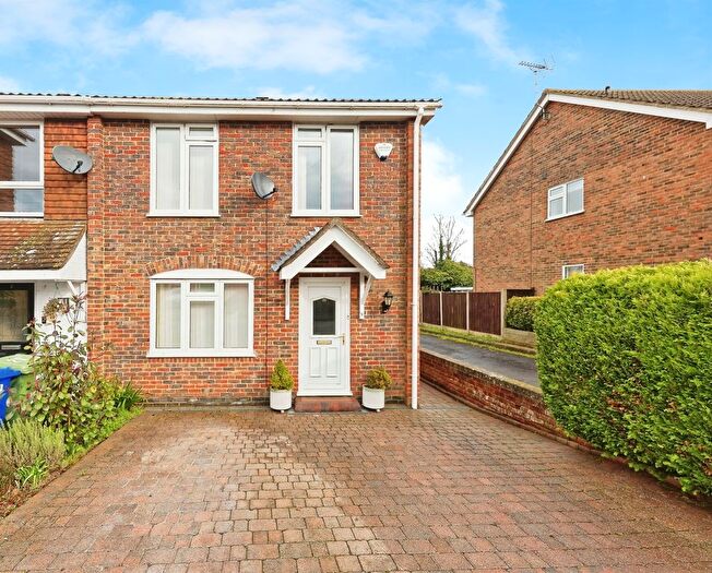 3 Bedroom Semi-Detached House For Sale In Bramley Avenue, Faversham, ME13