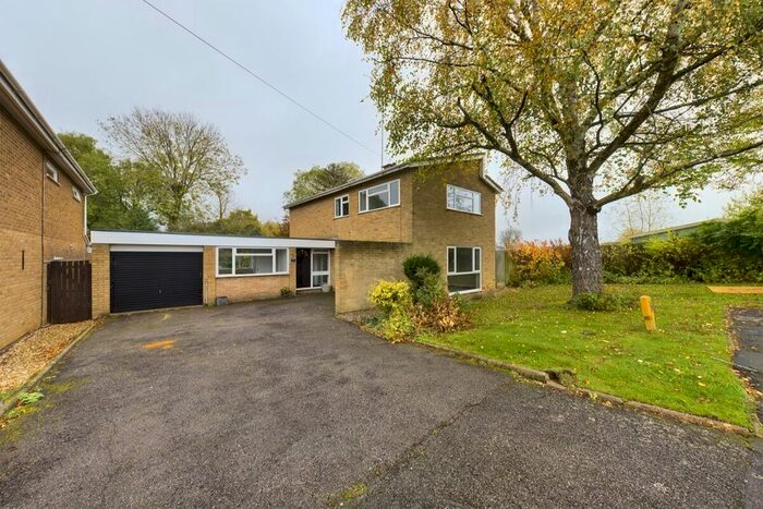 4 Bedroom Detached House For Sale In Brook Court, Horton, Northampton NN7