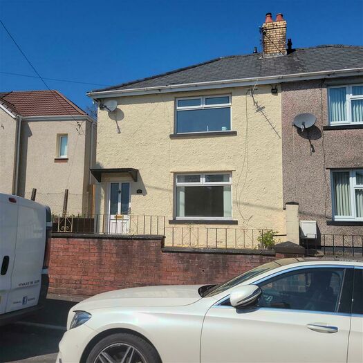 3 Bedroom House To Rent In Trefelin, Aberdare, CF44