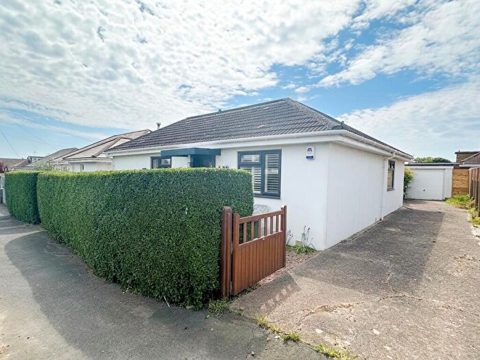 3 Bedroom Detached Bungalow For Sale In Arundel Road, Peacehaven, BN10