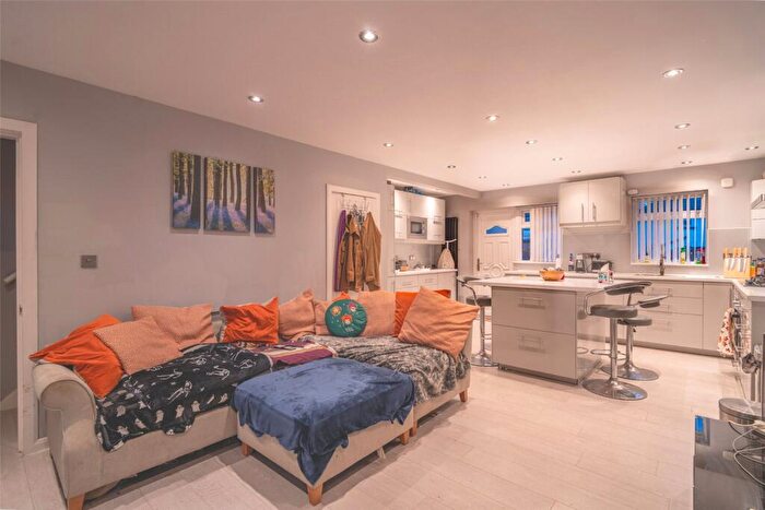 2 Bedroom End Of Terrace House To Rent In The Garth, Birmingham, West Midlands, B14