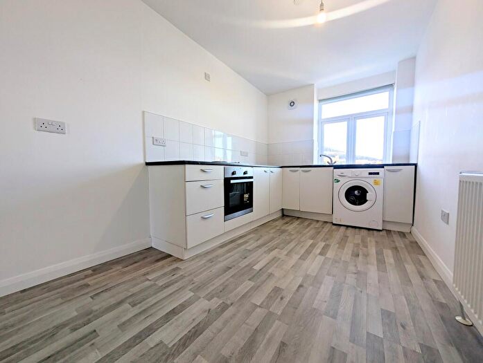 1 Bedroom Apartment To Rent In Llantrisant Road, Graig, Pontypridd, CF37