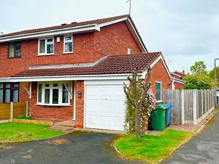 2 Bedroom Property To Rent In Beverston Road, Perton, Wolverhampton, WV6