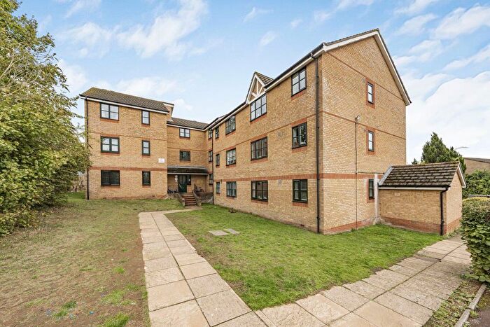 1 Bedroom Flat To Rent In Lovegrove Drive, Slough, SL2