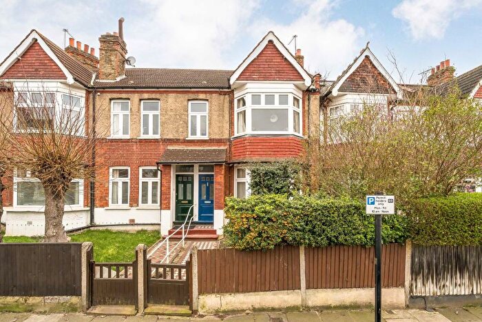 3 Bedroom Maisonette To Rent In Emmanuel Road, Balham, SW12
