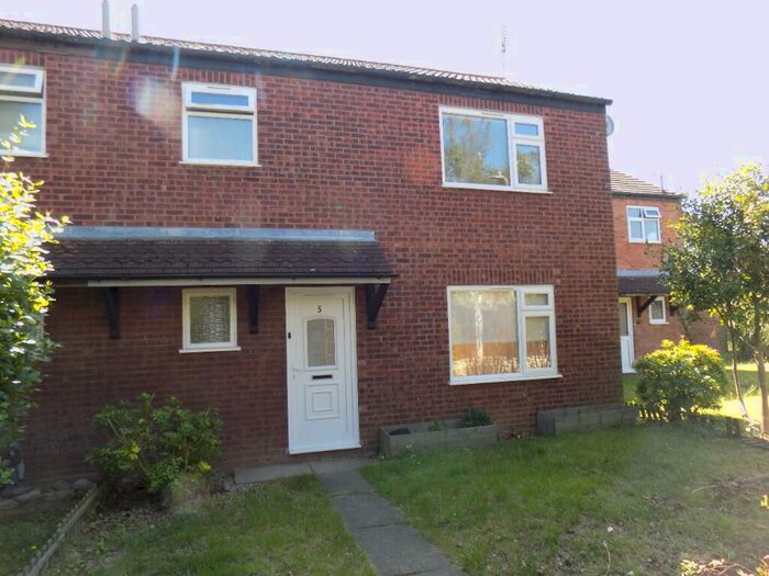 3 Bedroom Semi-Detached House To Rent In Biscay, Southend-On-Sea, Essex, SS2