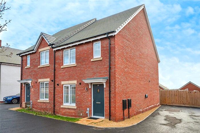 3 Bedroom Semi-Detached House For Sale In Brooklime Road, Warwick, Warwickshire, CV34