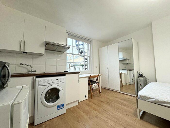 Flat To Rent In Brunswick Place -, P85