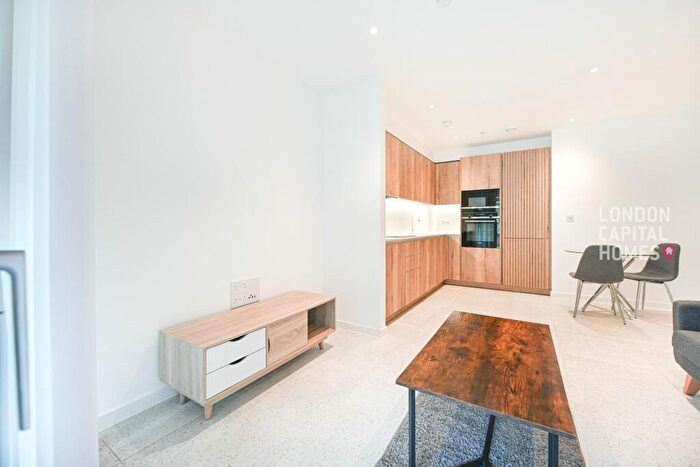 1 Bedroom Apartment To Rent In Jacquard Point, Tapestry Way, London, E1