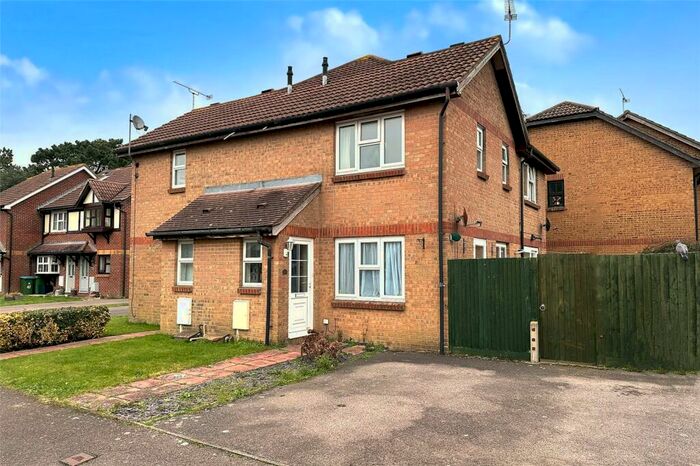 1 Bedroom Terraced House To Rent In Kendal Close, Littlehampton, West Sussex, BN17