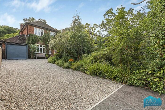 3 Bedroom Detached House For Sale In Hendon Wood Lane, London, NW7