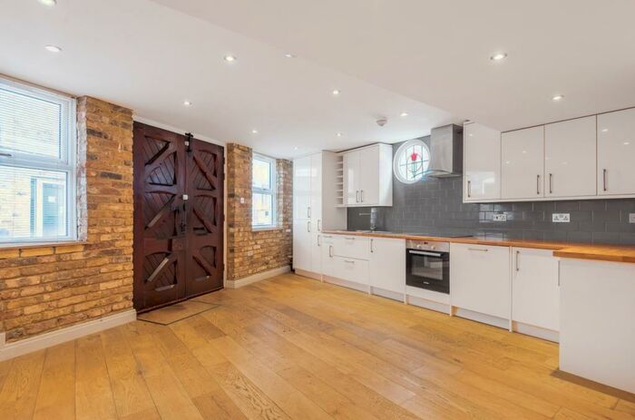 2 Bedroom Terraced House To Rent In Lansdowne Place, Crystal Palace, London, SE19
