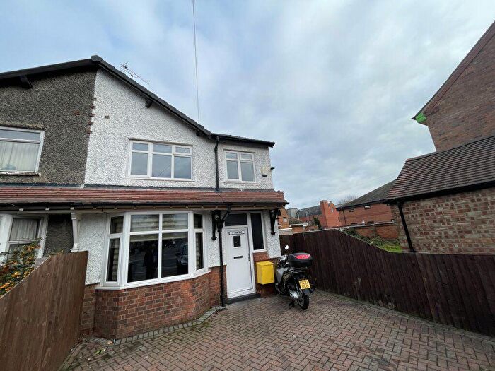 3 Bedroom Semi-Detached House To Rent In Park Road, Loughborough, LE11