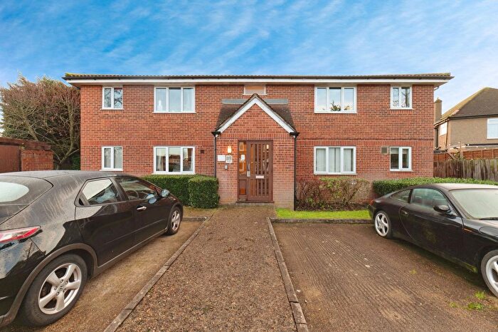Studio For Sale In Ranyard Close, Chessington, KT9