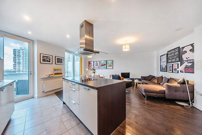 2 Bedroom Flat For Sale In Surrey Quays Road, Canada Water, London, SE16