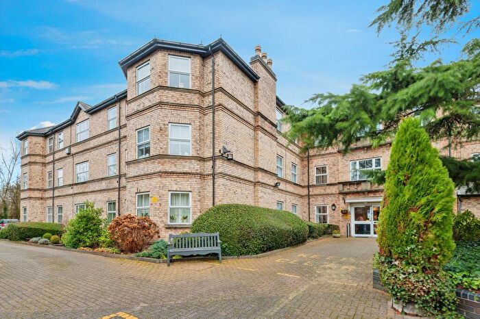1 Bedroom Flat For Sale In Brook Lane, Alderley Edge, Cheshire, SK9