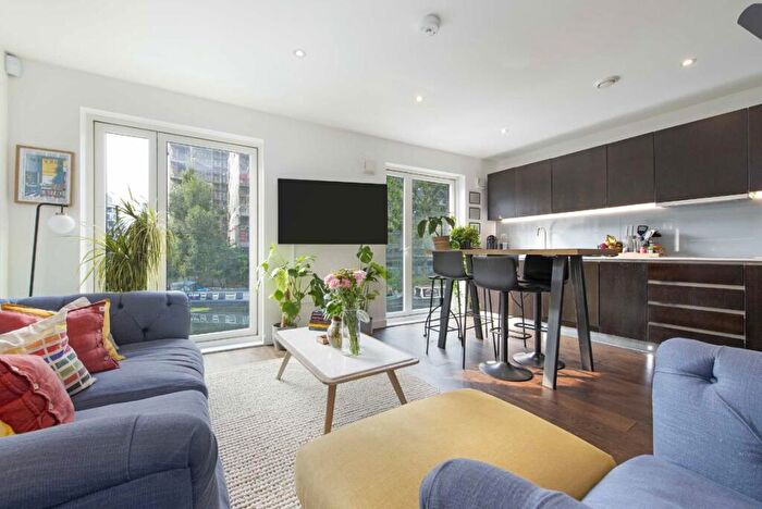 2 Bedroom Flat To Rent In Baldwin Terrace, Islington, N1