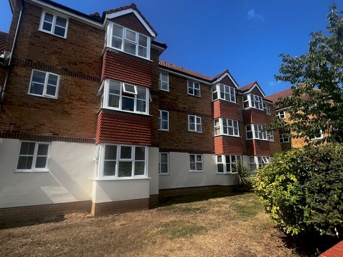 2 Bedroom Apartment To Rent In Falmouth Close, Eastbourne, BN23