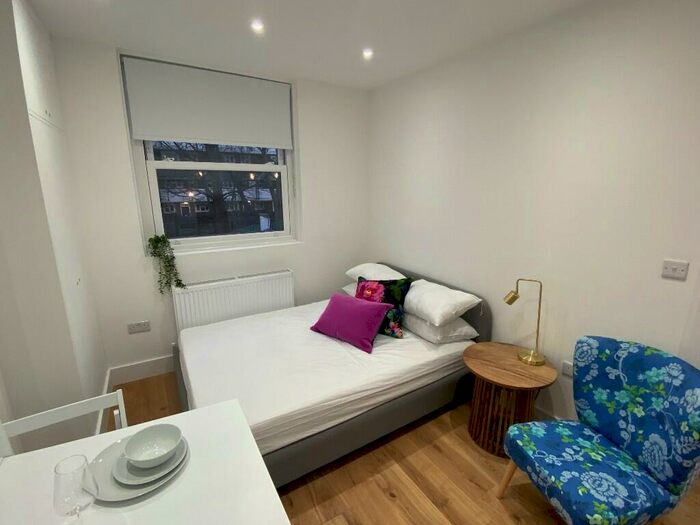Studio To Rent In Kentish Town Road, London, NW1