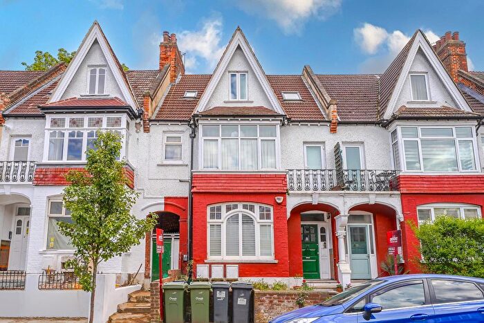 2 Bedroom Flat For Sale In Broxholm Road, London, SE27