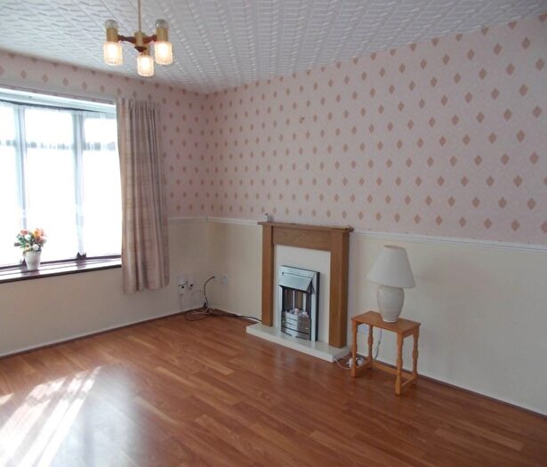 2 Bedroom Semi-Detached House To Rent In Livingstone Road, West Bromwich, B70