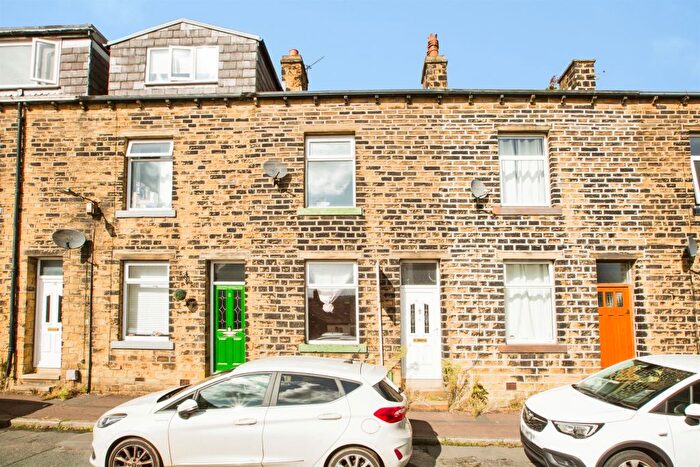 3 Bedroom Terraced House For Sale In Denby Place, Sowerby Bridge, HX6