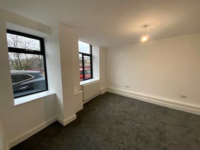 1 Bedroom Apartment To Rent In Stamford Street, Mossley, OL5