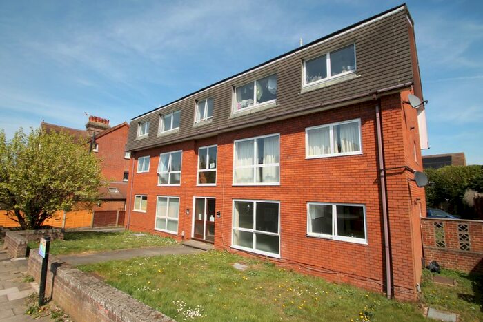 2 Bedroom Flat To Rent In Carlisle Avenue, St.Albans, AL3