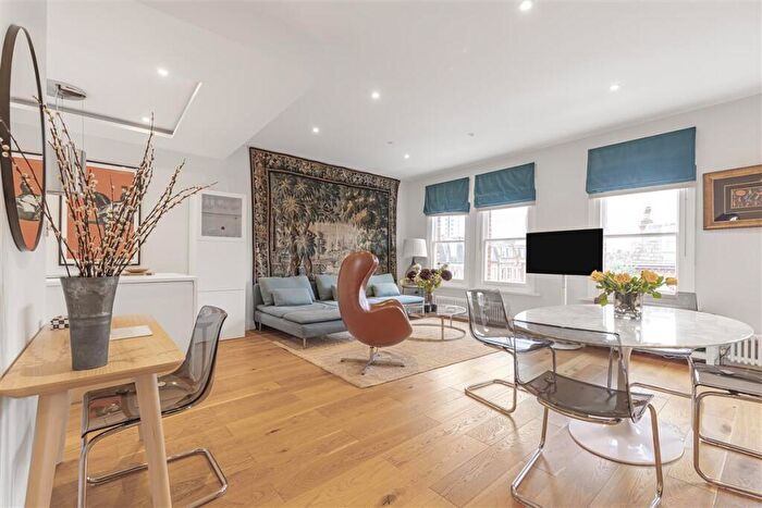 2 Bedroom Maisonette For Sale In Beechmore Road, SW11