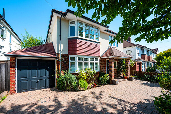 5 Bedroom Detached House For Sale In Clinton Avenue, Hampton Court, East Molesey, KT8