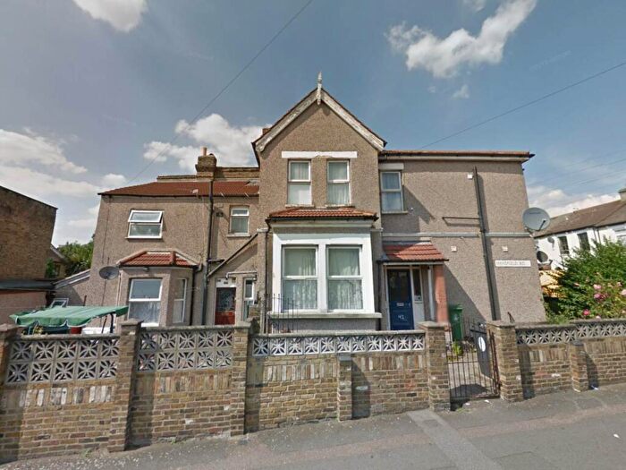 1 Bedroom Flat To Rent In Erskine Road, Walthamstow, London, E17