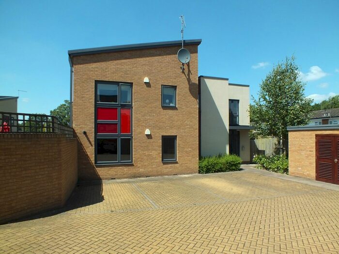 2 Bedroom Flat To Rent In Masons Close, Olton, Solihull, B92