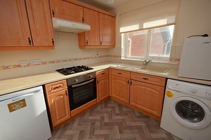 2 Bedroom Flat To Rent In Syon Park Close, West Bridgford, Nottingham, Nottinghamshire, NG2